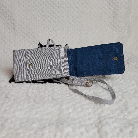 Malia Designs Purple Motif Crossbody Phone Wallet - Picture 4 of 9